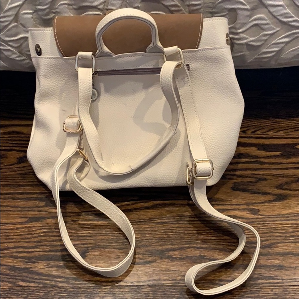 Chic Summer Backpack! - Picture 3 of 5